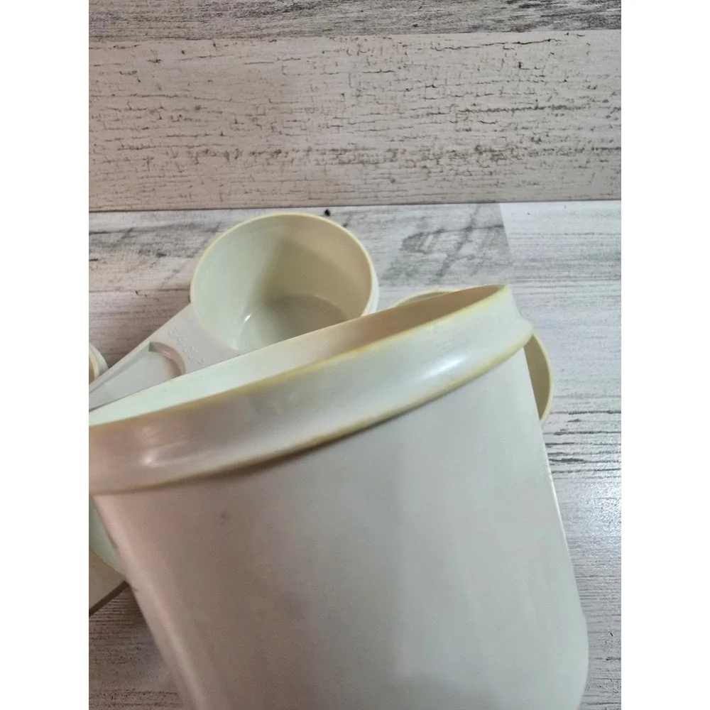 Vintage Tupperware Almond Nesting Measuring Cup Set 6 Piece 1/4 to 1 Cup USA